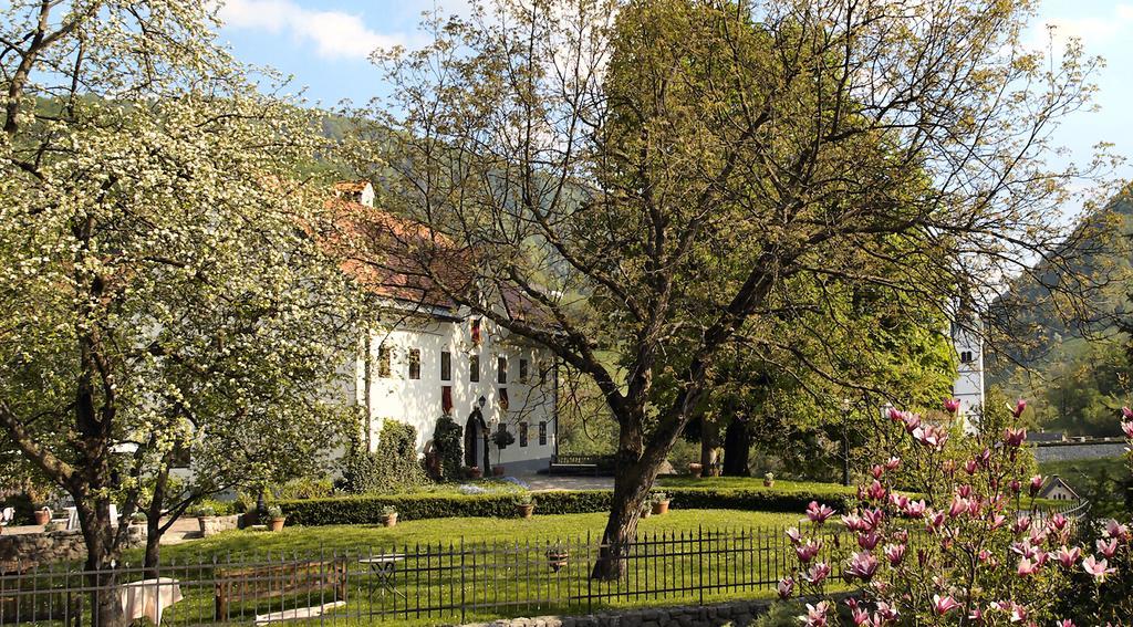 Kendov Dvorec Spodnja Idrija Kültér fotó